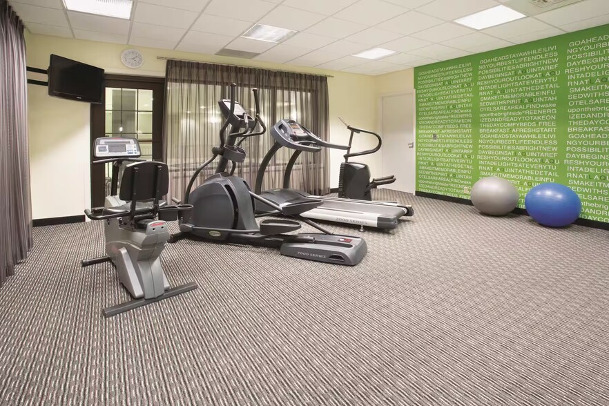 More Photos Of 9009 E Arapahoe Rd, Greenwood Village Hotel For Sale