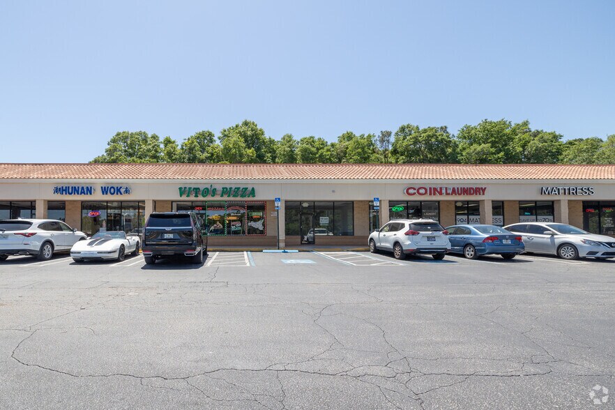 More Photos Of 1531 Monument Rd, Jacksonville Storefront For Lease