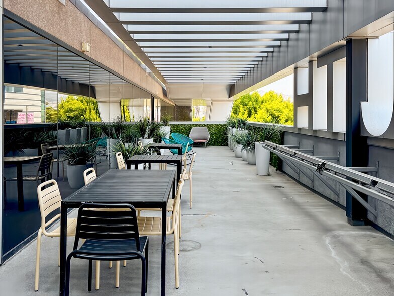 More Photos Of 145 S Fairfax Ave, Los Angeles Coworking Space