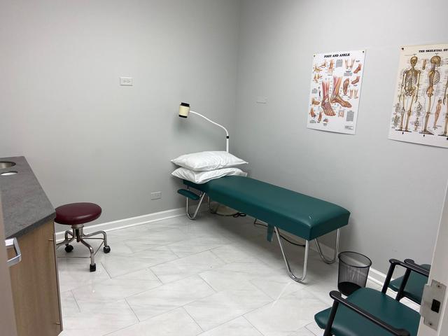 More Photos Of 2859 S Pulaski Rd, Chicago Healthcare For Lease