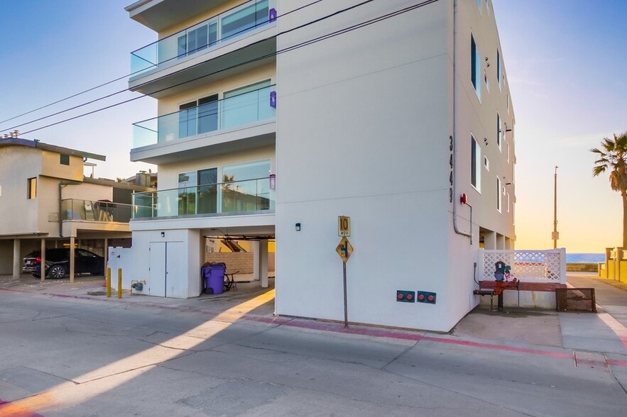 More Photos Of 3449 Ocean Front Walk, San Diego Apartments For Sale