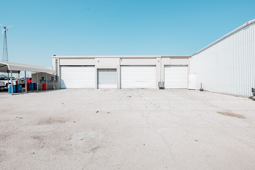 More Photos Of 2500 E 8th St, Odessa Auto Repair For Sale