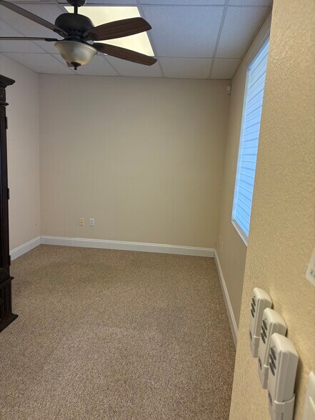 More Photos Of 493 Barger Dr, Port Charlotte Office For Sale