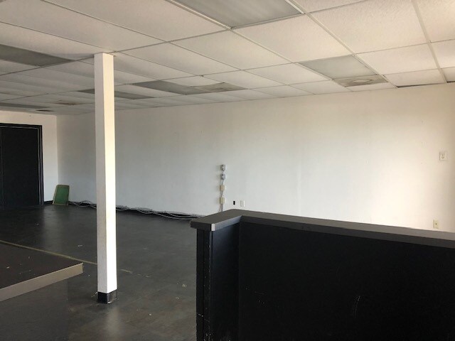 More Photos Of 411 N 14th St, Leesburg Warehouse For Lease