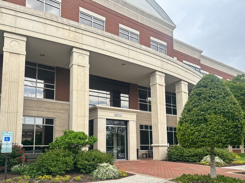 More Photos Of 3900 Westerre Pky, Richmond Coworking Space