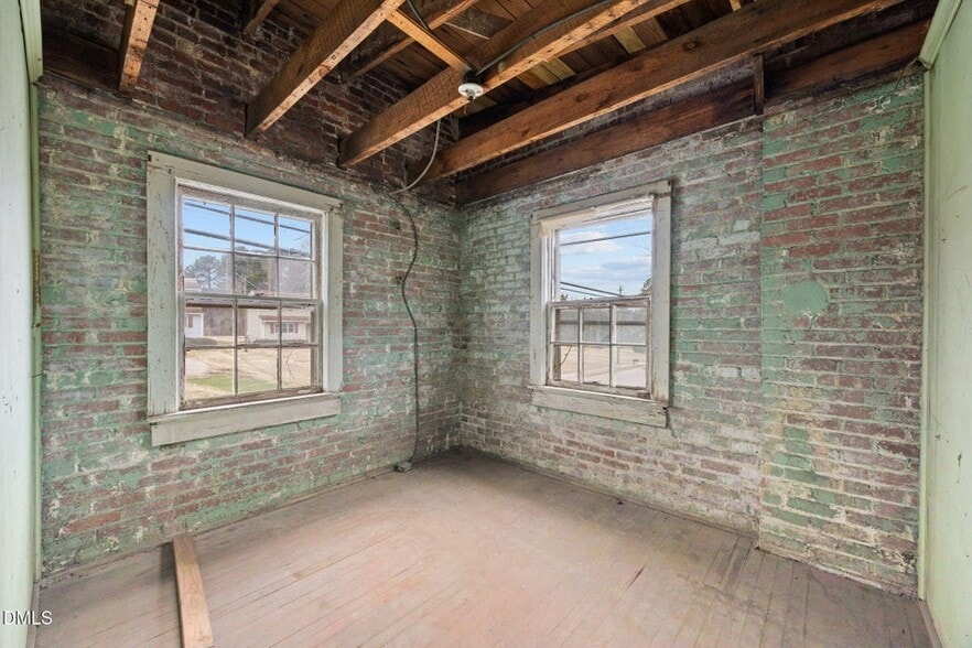 More Photos Of 1300 College St, Oxford Flex For Sale