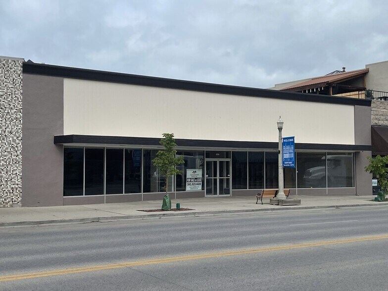 More Photos Of 2017 Main St, Baker City Storefront Retail Office For Sale