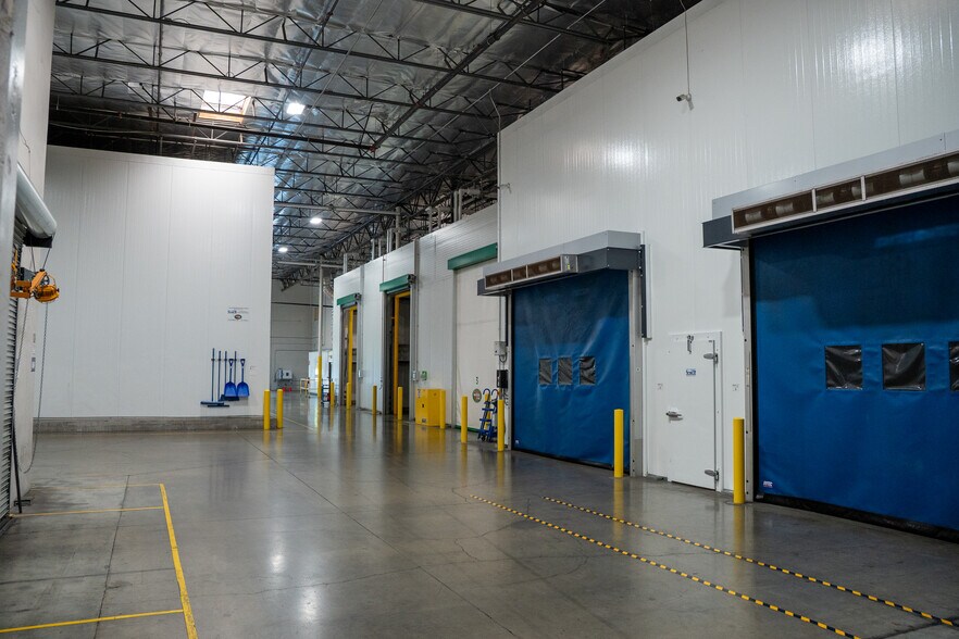 More Photos Of 1901 Eastman Ave, Oxnard Refrigeration Cold Storage For Sale