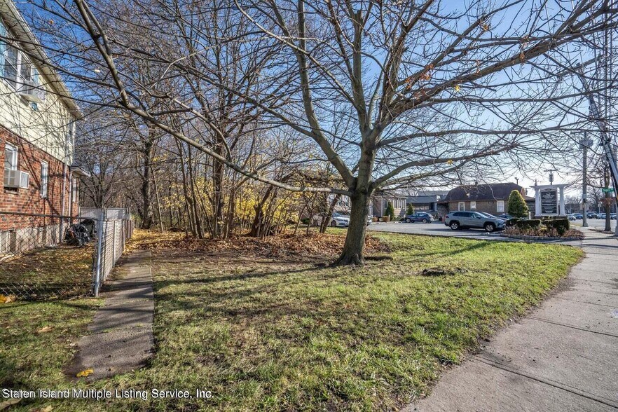 More Photos Of 1875 Richmond Ave, Staten Island Land For Sale