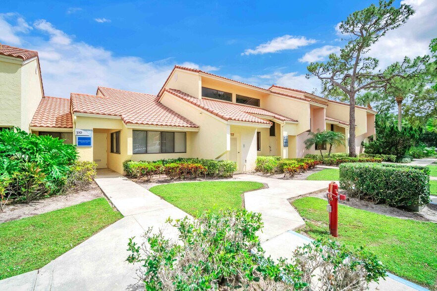 Primary Photo Of 2499 Glades Rd, Boca Raton Office For Lease
