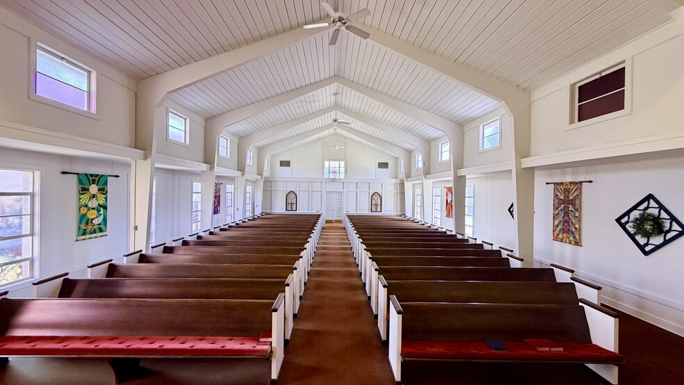 More Photos Of 195 New Market Rd, Tryon Religious Facility For Sale