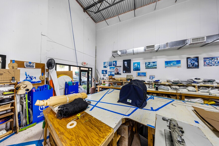 More Photos Of 3700-3718 SW 30th Ave, Fort Lauderdale Warehouse For Sale