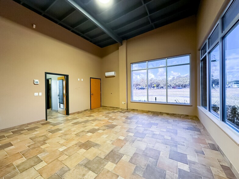 More Photos Of 425 S Lake Parker Ave, Lakeland Office For Lease
