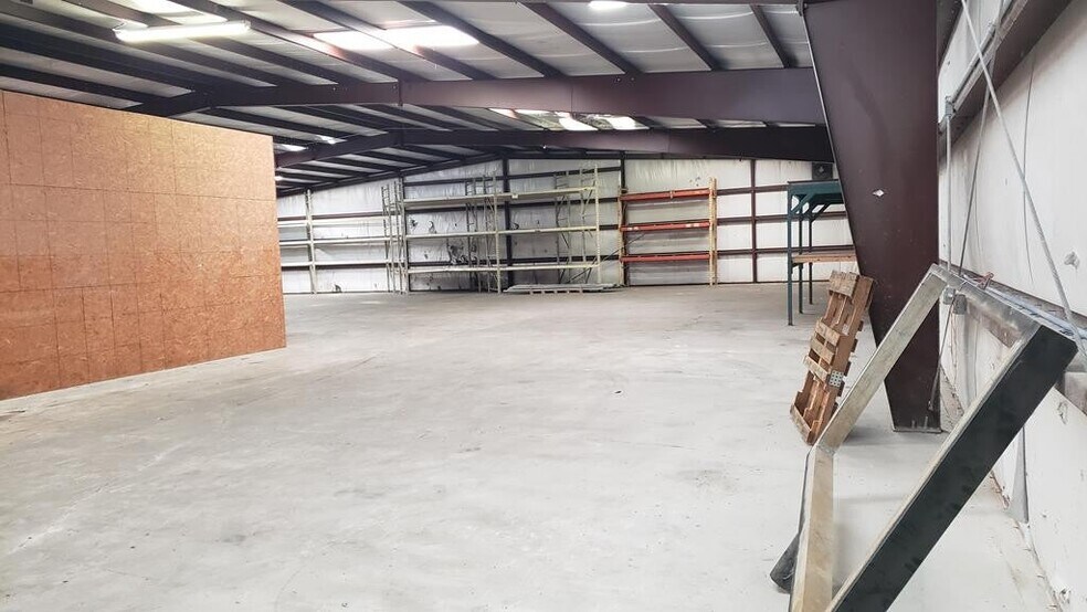 More Photos Of 616 S Broadway St, Mccomb Freestanding For Sale