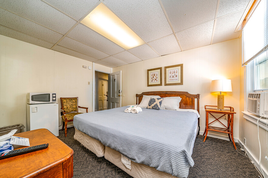 More Photos Of 617 E 8th St, Ocean City Hotel For Sale