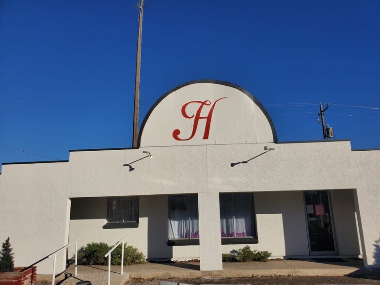 Primary Photo Of 485 S 100 W, Milford Hotel For Sale
