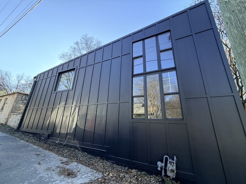 More Photos Of 105 SE Ormond St, Atlanta Storefront For Lease