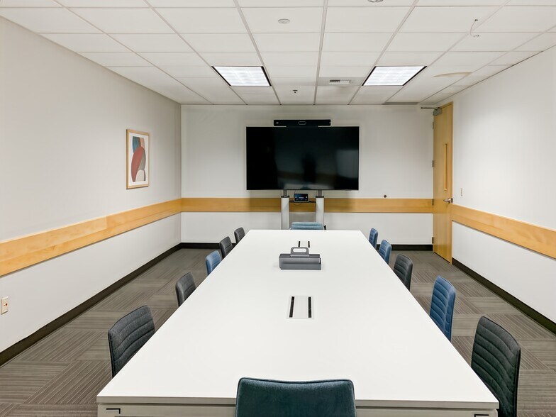 More Photos Of 2815 2nd Ave, Seattle Coworking Space