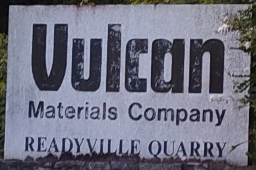 More Photos Of 3555 John Bragg Hwy, Woodbury Land For Lease