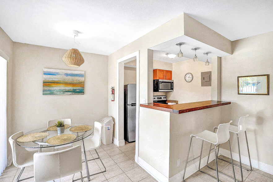More Photos Of 3226 NE 12th St, Pompano Beach Apartments For Sale
