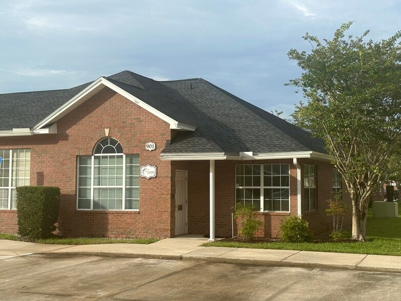 More Photos Of 8833 Perimeter Park Blvd, Jacksonville Medical For Lease