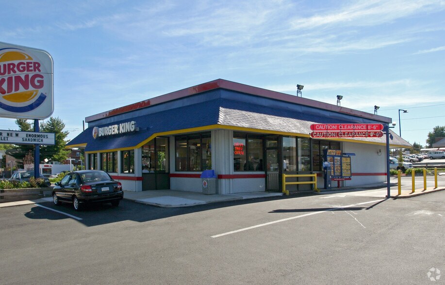 2600 MacDade Blvd, Holmes, PA 19043 For Lease