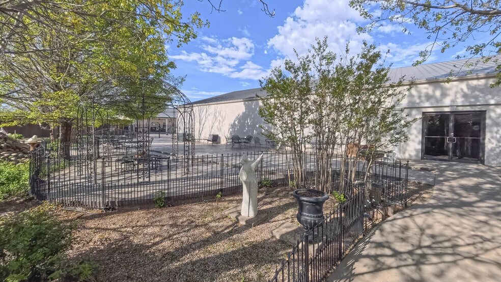 More Photos Of 1116-1134 E Loop 335 S, Amarillo Lodge Meeting Hall For Sale