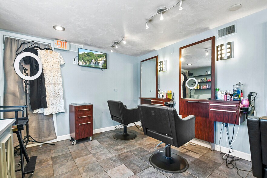 More Photos Of 194 Rockdale Ave, New Bedford Freestanding For Sale