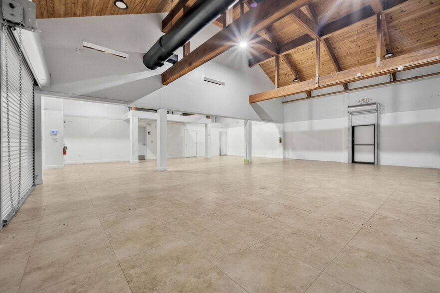 More Photos Of 10471 N Kendall Dr, Miami Storefront Retail Office For Lease