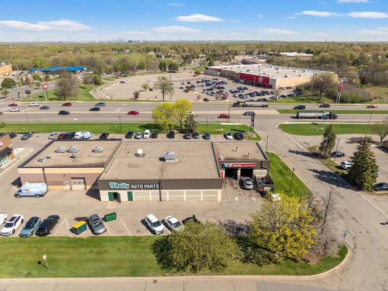 More Photos Of 1988 Rahncliff Ct, Eagan Service Station For Sale