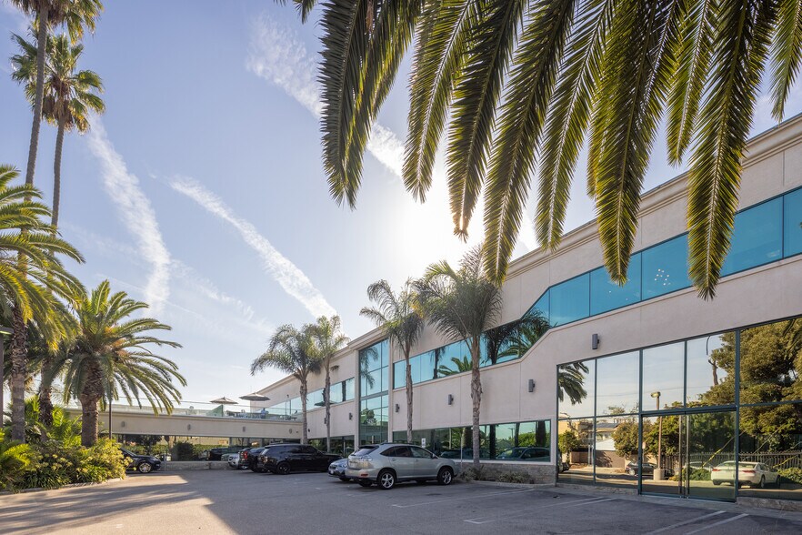 More Photos Of 5450 W 83rd St, Los Angeles Research And Development For Lease