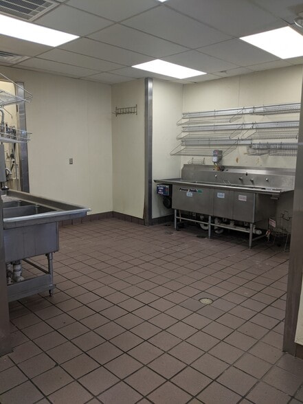 More Photos Of 804 Highway 64 E, Wynne Fast Food For Sale