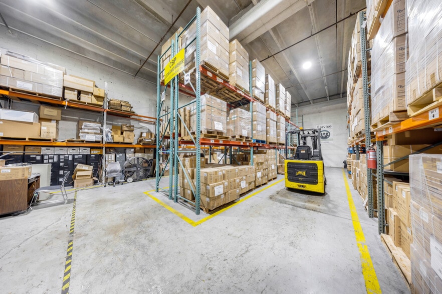 More Photos Of 7100-7114 NW 50th St, Miami Warehouse For Sale