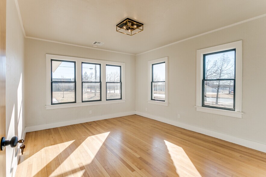 More Photos Of 608 E Eubanks St, Oklahoma City Office For Sale