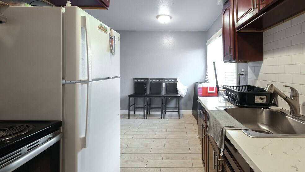 More Photos Of 2120 E 22nd St, Oakland Apartments For Sale