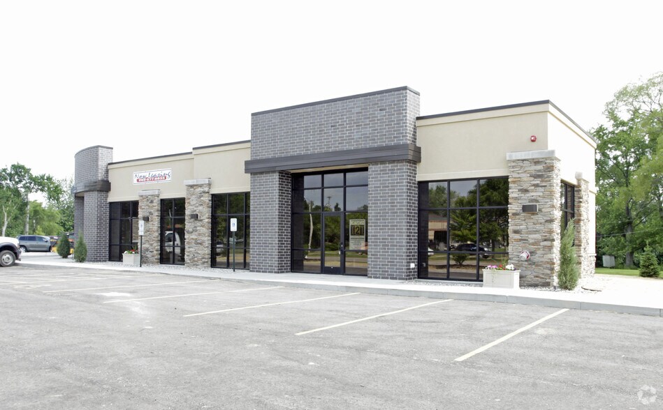 More Photos Of N79W14700 Appleton Ave, Menomonee Falls Storefront Retail Office For Sale