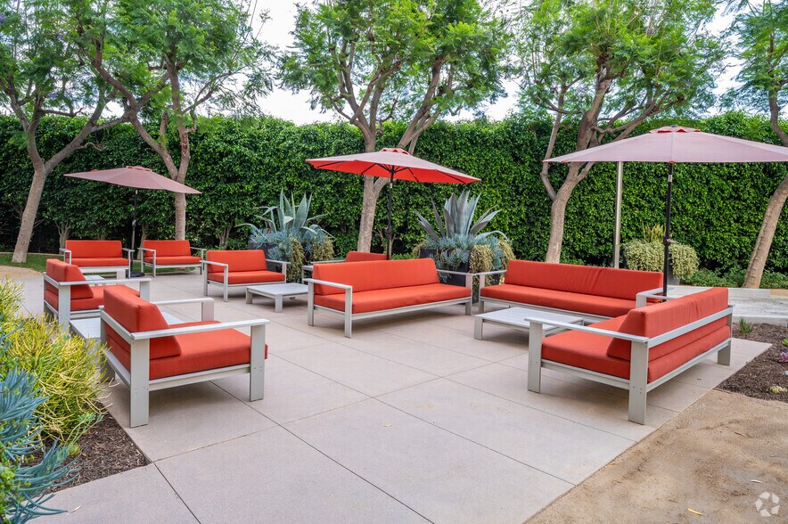 More Photos Of 1551 N Tustin Ave, Santa Ana Office For Lease