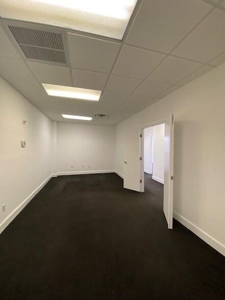 More Photos Of 2109 E Palm Ave, Tampa Loft Creative Space For Lease