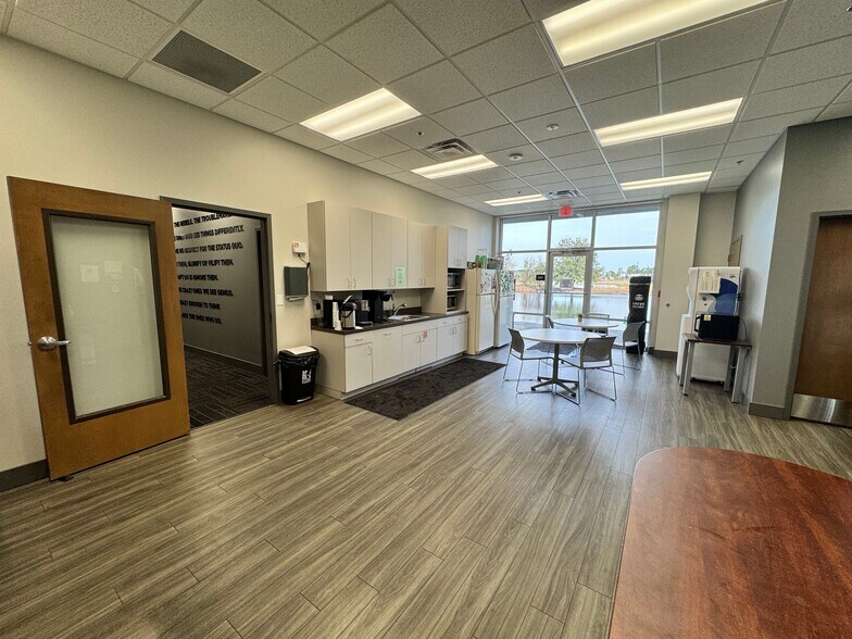 More Photos Of 4010 Deerpark Blvd, Elkton Manufacturing For Sale