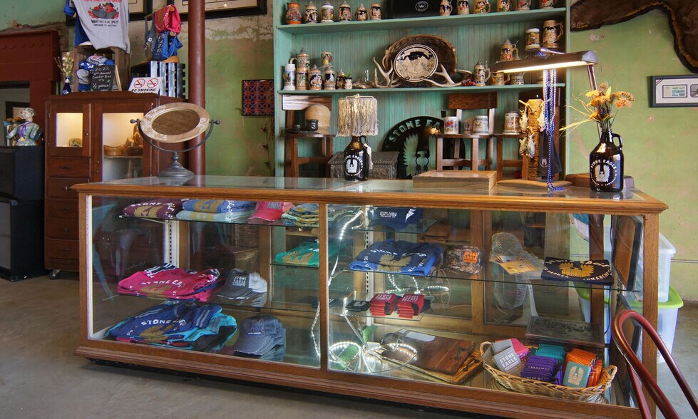 More Photos Of 120 N Austin St, Comanche Bar For Sale