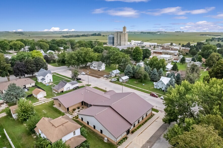 More Photos Of 100 E 3rd St, Galva Office For Sale