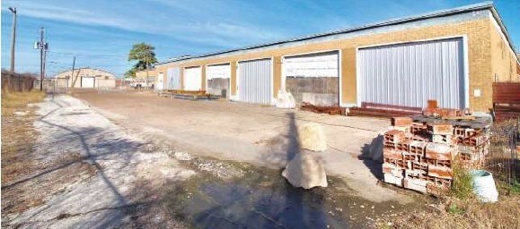 More Photos Of 5520 Armour Dr, Houston Warehouse For Lease