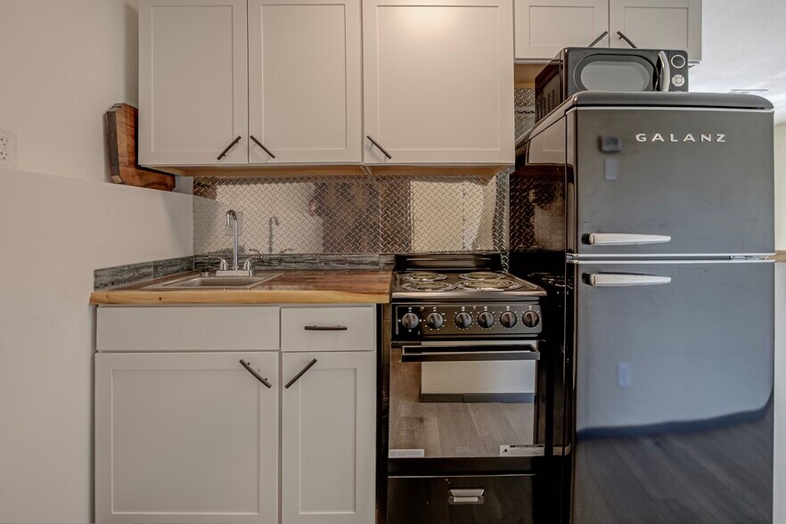 More Photos Of 408 W Main St, Payson Freestanding For Sale