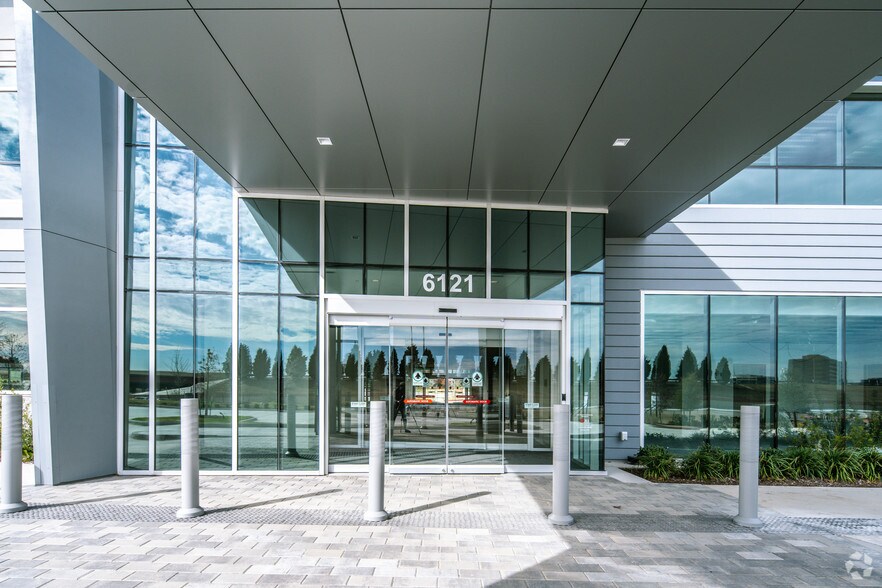 More Photos Of 6121 N State Highway 161, Irving Medical For Lease