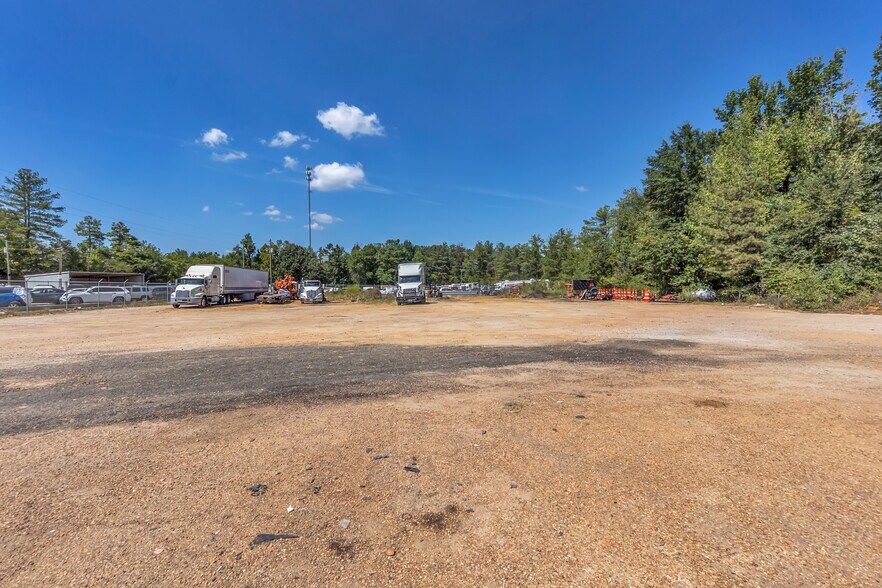 More Photos Of 5577 County Road 174, Grenada General Retail For Sale