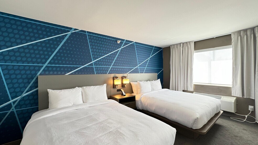 More Photos Of 1917 Dowling St, Kendallville Hotel For Sale