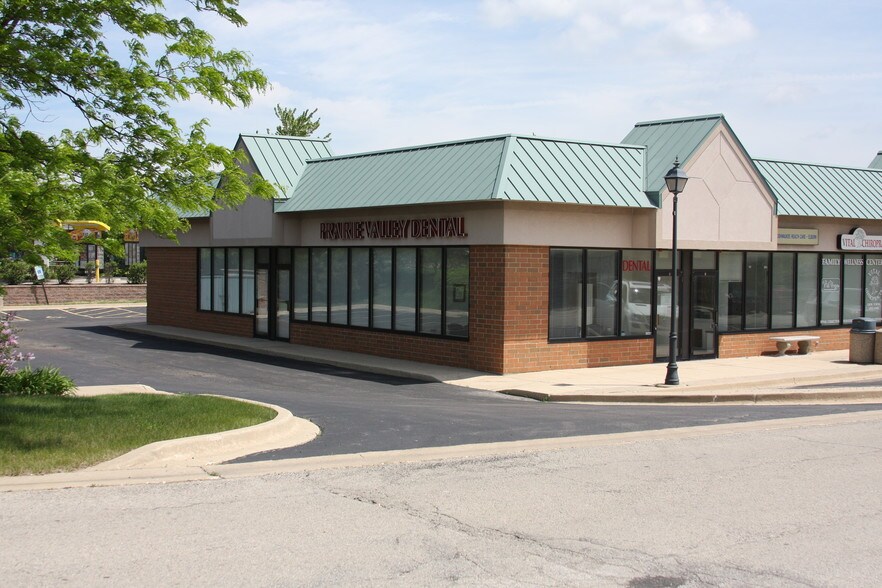 More Photos Of 108 Valley Dr, Elburn Storefront For Lease