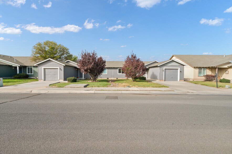 More Photos Of 888 SE Kierra Pl, Madras Apartments For Sale