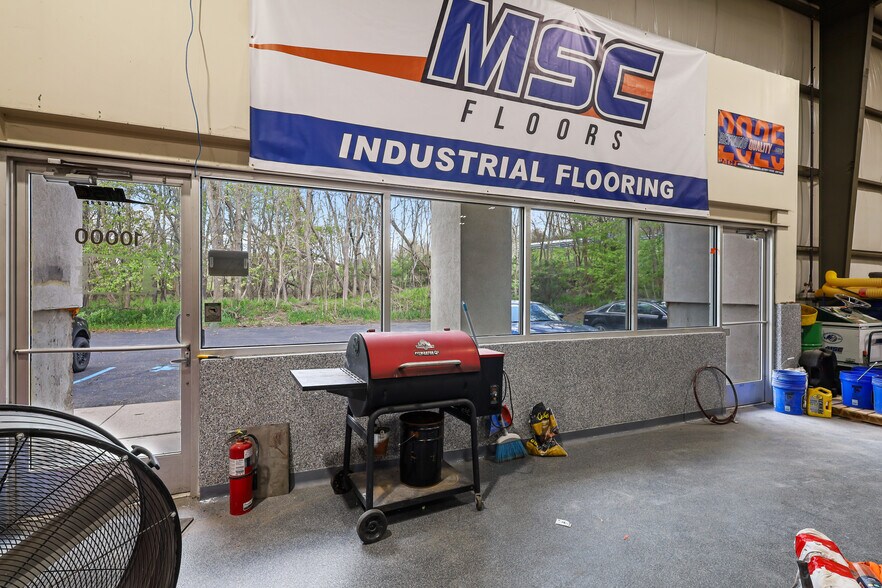 More Photos Of 10000 Miller Dr, Galesburg Service For Lease