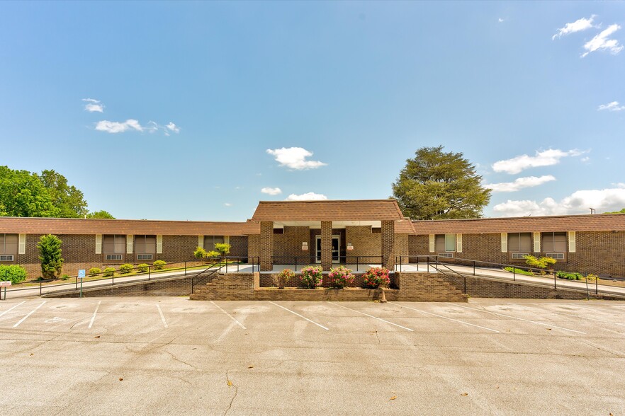 Primary Photo Of 240 Hannah Rd, Harriman Rehabilitation Center For Sale